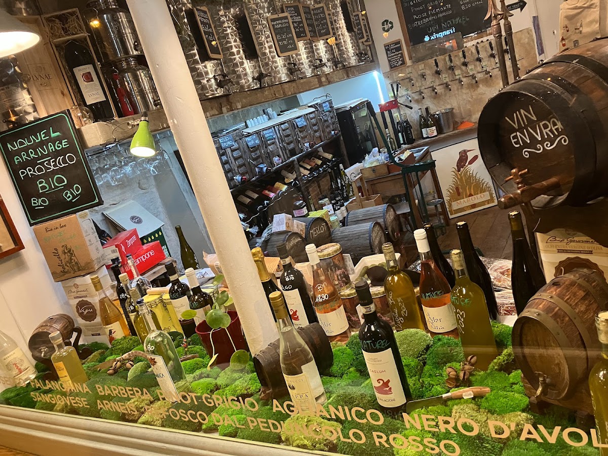 Salvo Olio e Vino en Vrac - Photo 3