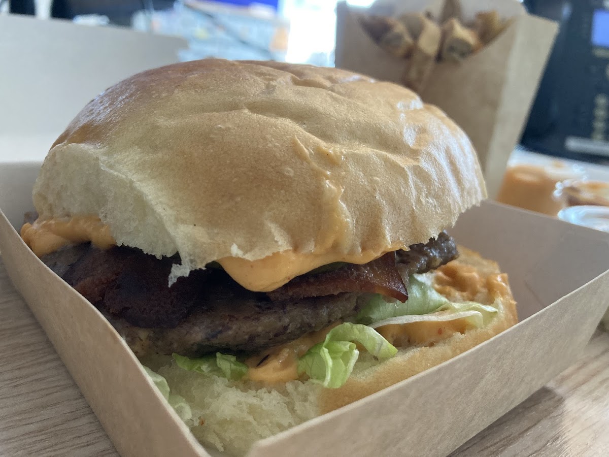 Season Square - Photo 3