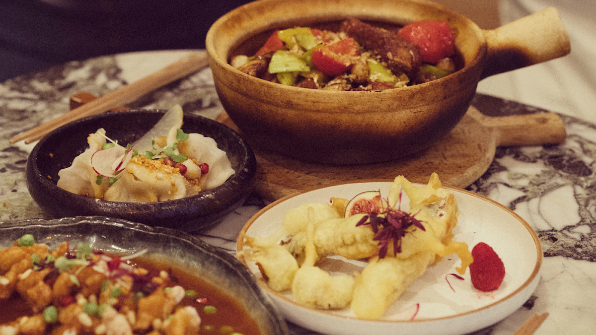 Yum Sake Bar - Photo 2