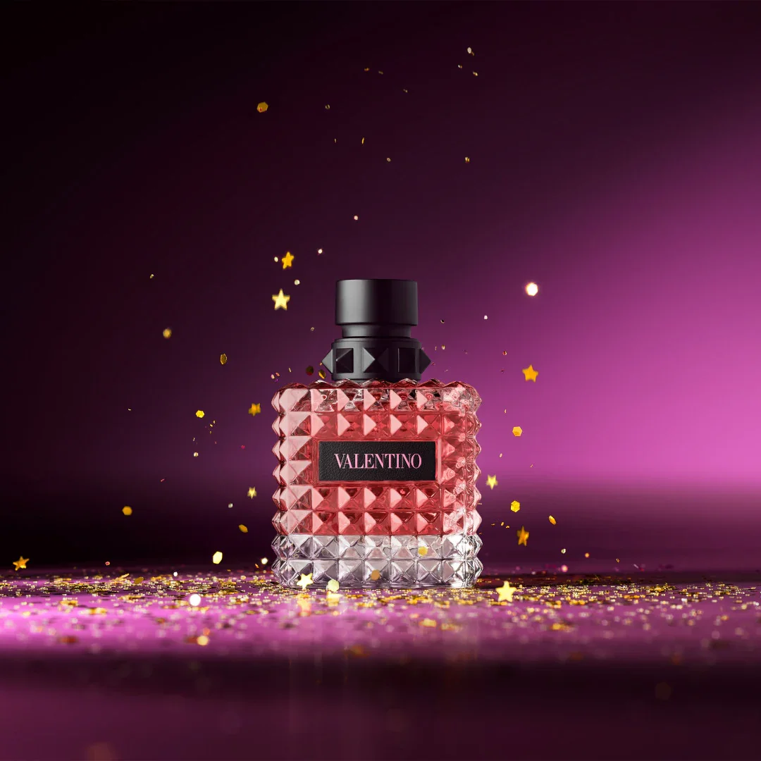 Valentino_Donna_Born_in_Roma_Eau_de_Parfum_Spray_100ml_Gift_Set_Lifestyle_3