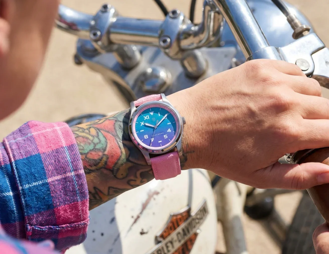 Elliot Brown Cali Arne: Field Watch, Surf Vibe