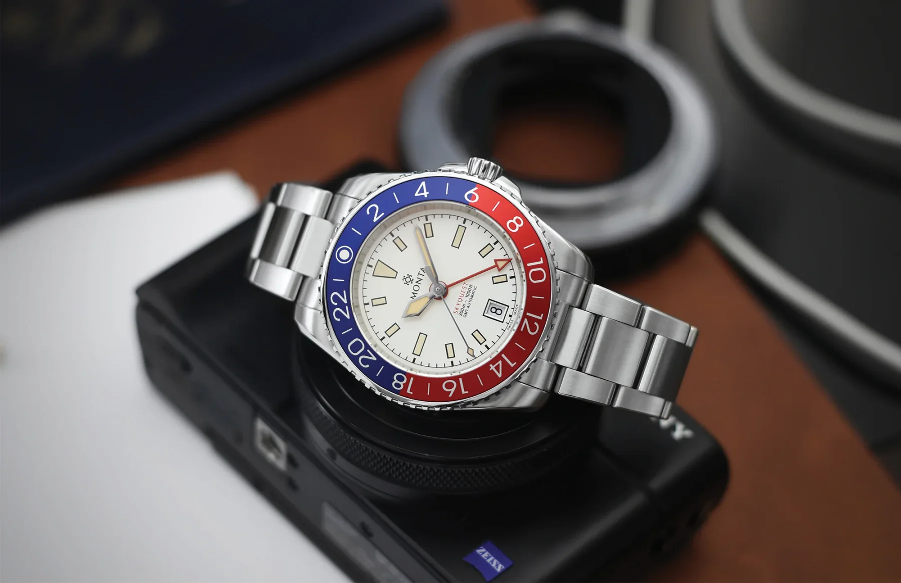 Monta Skyquest GMT watch with white dial, red and blue