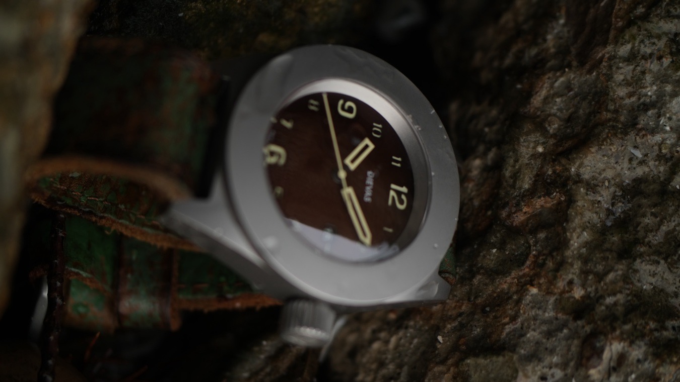 Dievas MG-1 watch closeup