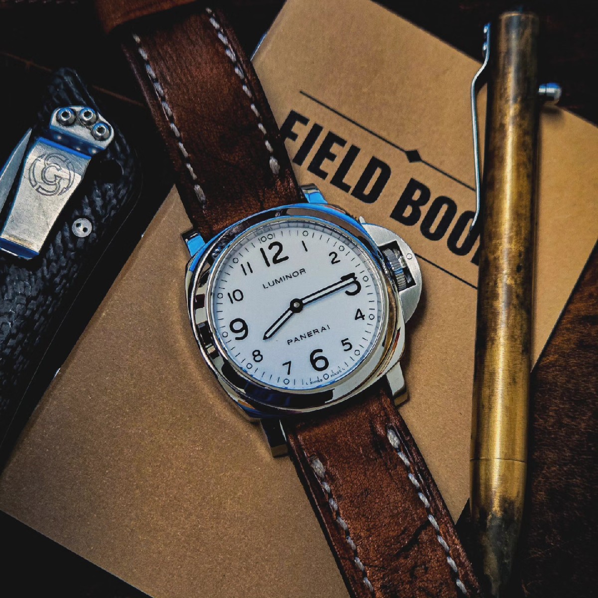 Strap change for the PAM114 😎 

Now featuring 60+ years old leather from @gregstevensdesign 🔥🔥🔥