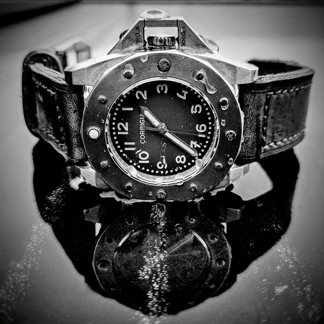 One of my favorite black & white shots of the Corrigia 01 that once had a place in my collection.  🖤🤍