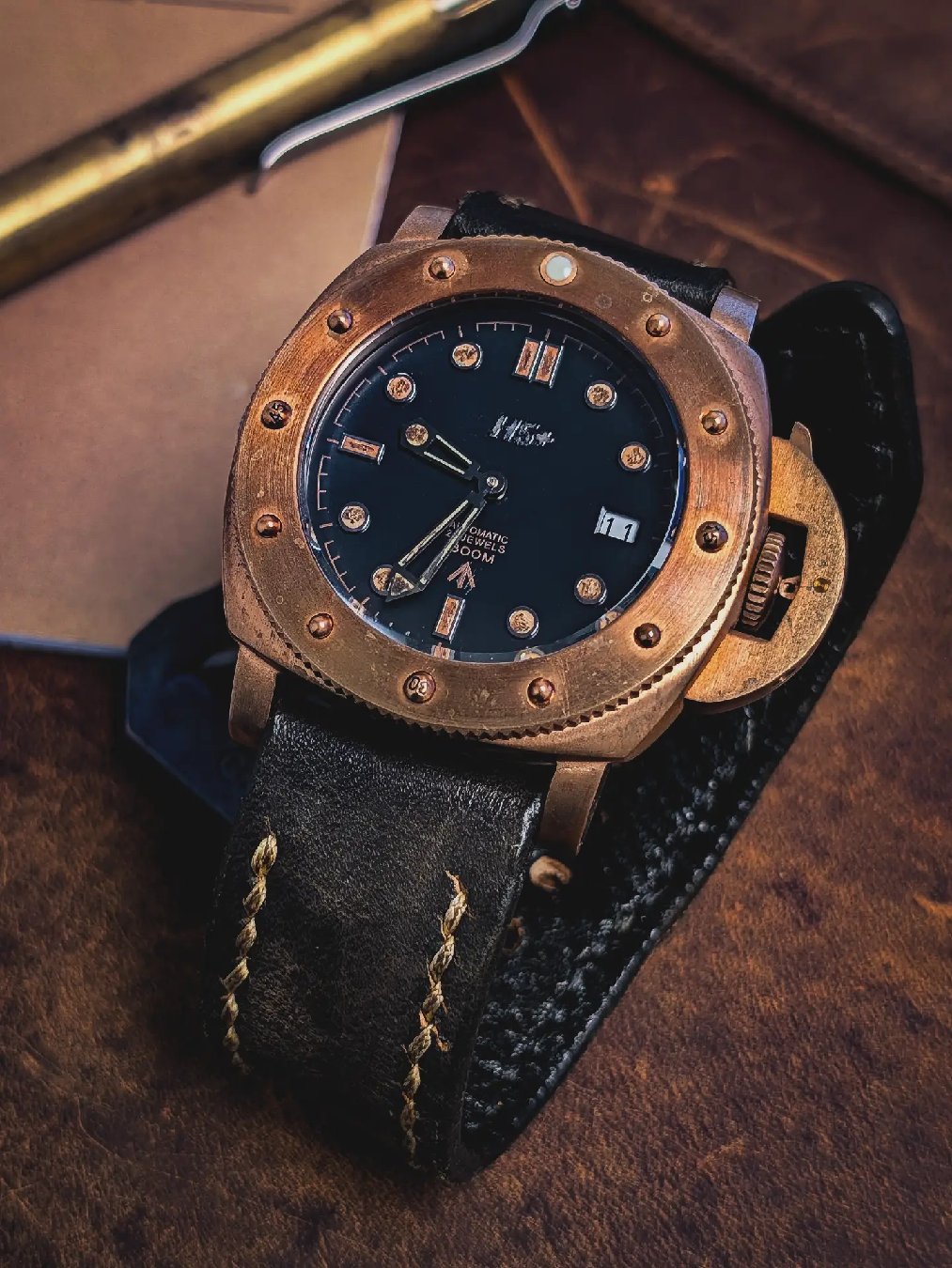 The H5+ bronzo project is finally complete with the arrival of the buckle (2nd pic) for the leather strap. 

Now it's time to let the bronze get better with time as the patina sets in. 

#bronze #patina #leather #watchnerd #watchmod 