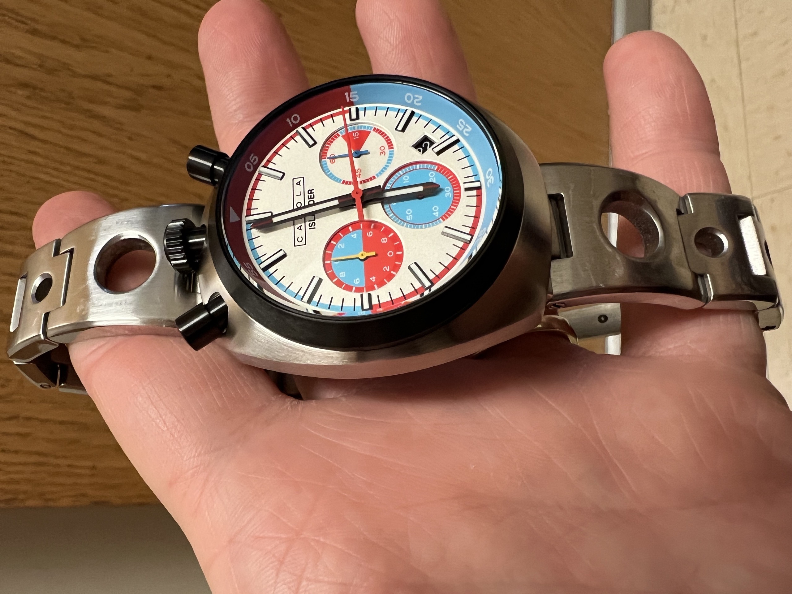 Just got in the Cadola Islander chrono. Had to throw it on this strapcode bracelet. 