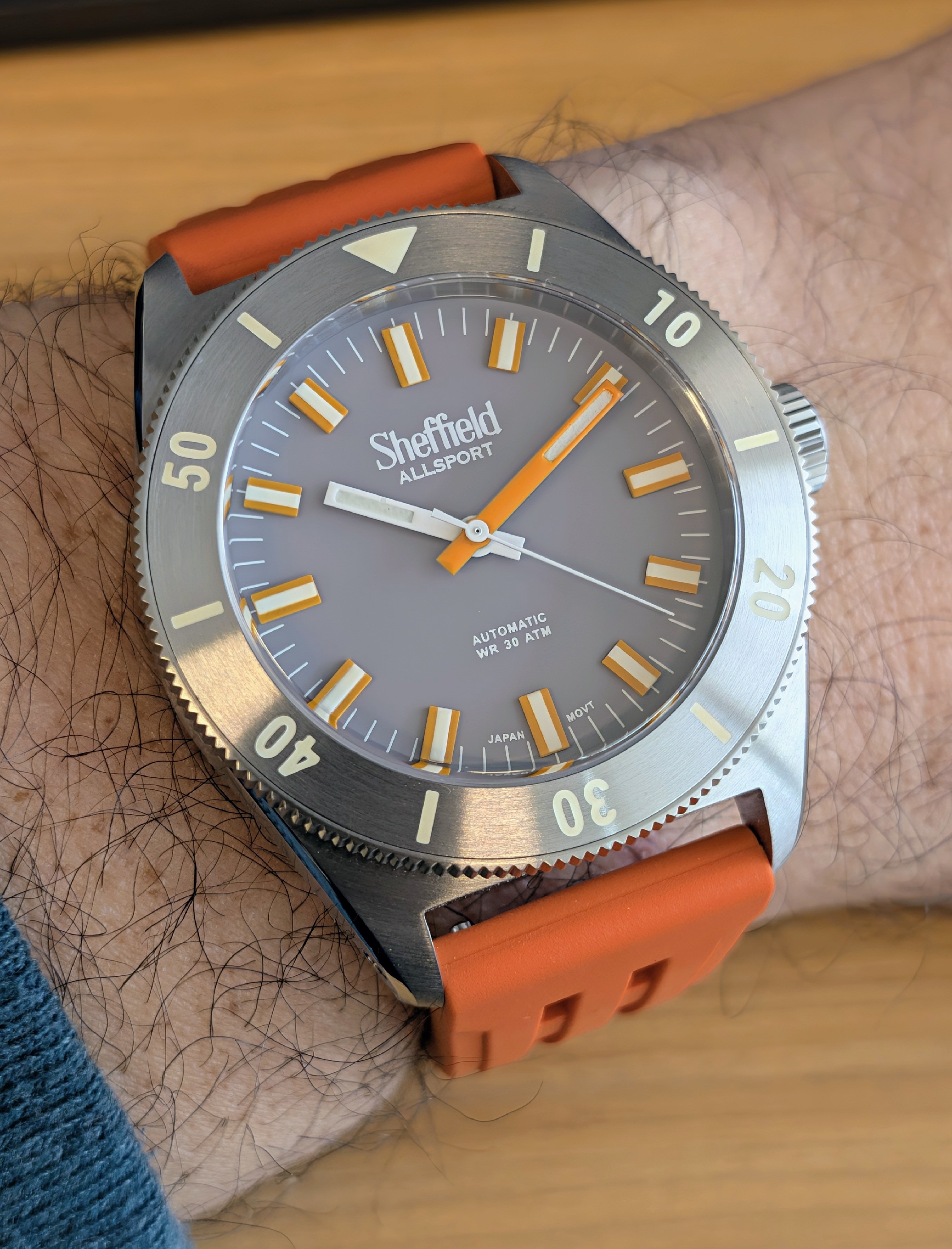Sheffield Deep Grey 300 on an ISOfrane VS 1969 strap. 