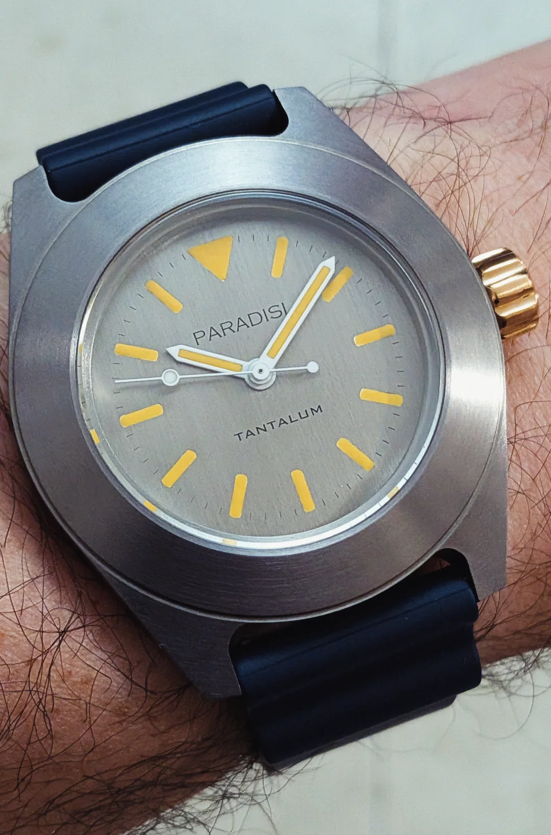 Paradisi RP02 in tantalum 