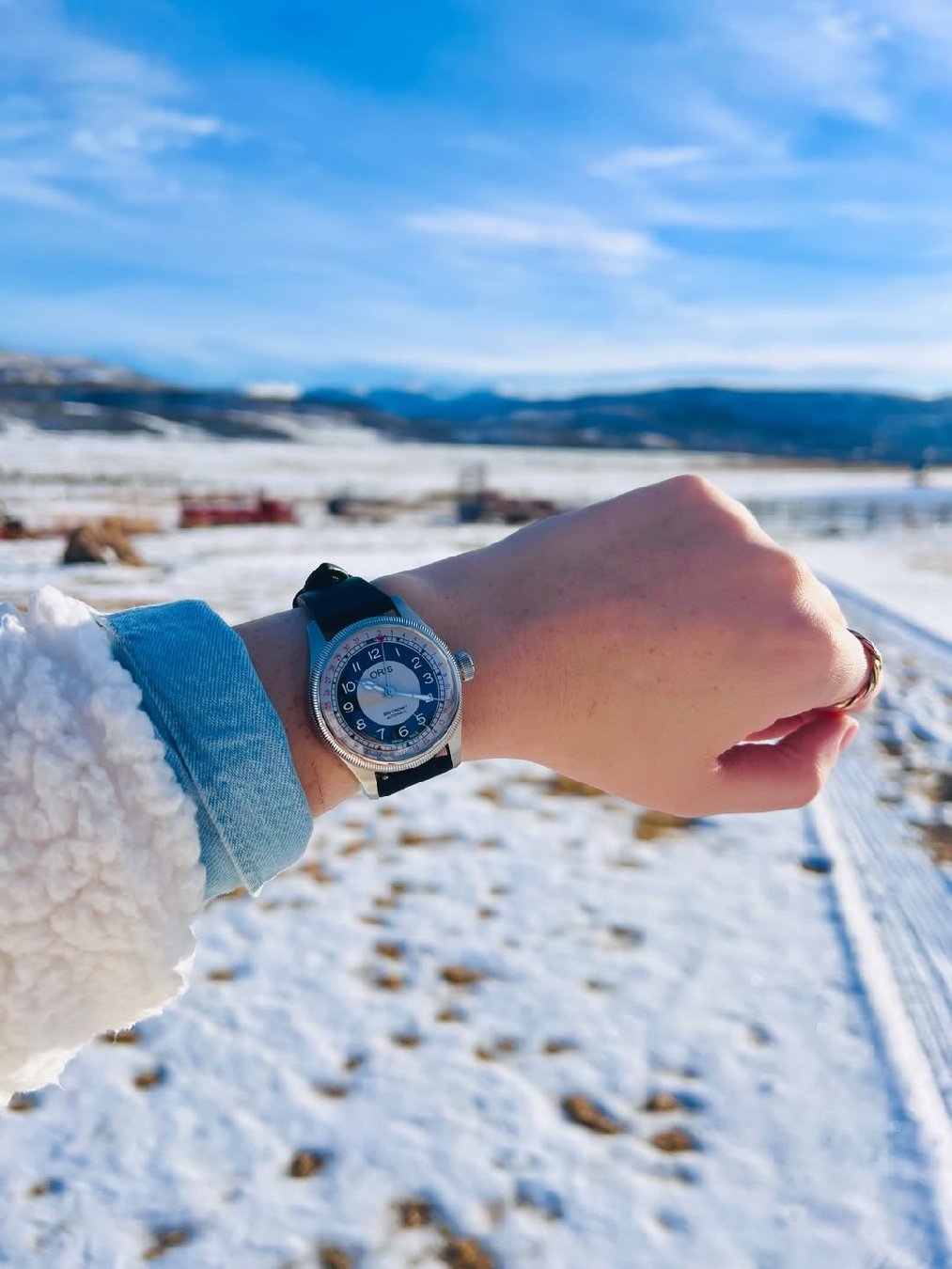 Thank you to the amazing team at oris for their warm hospitality this week in Vail. It's always a rare pleasure when my love of watches collides with my love of Colorado, so this trip felt very special. The Big Crown Pointer Date family was one of the designs that pulled me into watch collecting a bronze reference was included as one of my Three for 5k selections in my first article EVER. Oris has been a brand l've felt a strong connection to since the beginning and being along for the ride as they launched this design was a dream. The new Bullseye release highlights the brand's dedication to their heritage (the first Bullseye dial debuted in the 1910s) as well as their independent innovation and spirit. Witha diameter of 38mm.