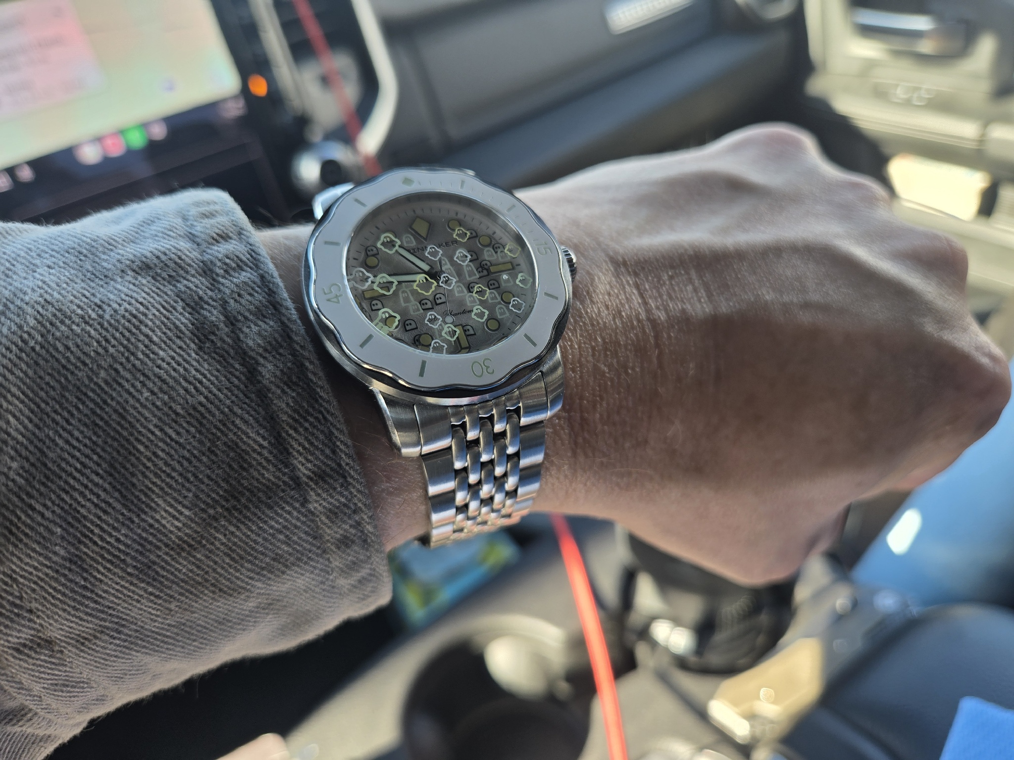 Strap Change!
Wasn't a fan of the included Spinnaker bracelet on the 50 Phantoms, so I got this Barton canvas strap from ye olde Amazon.