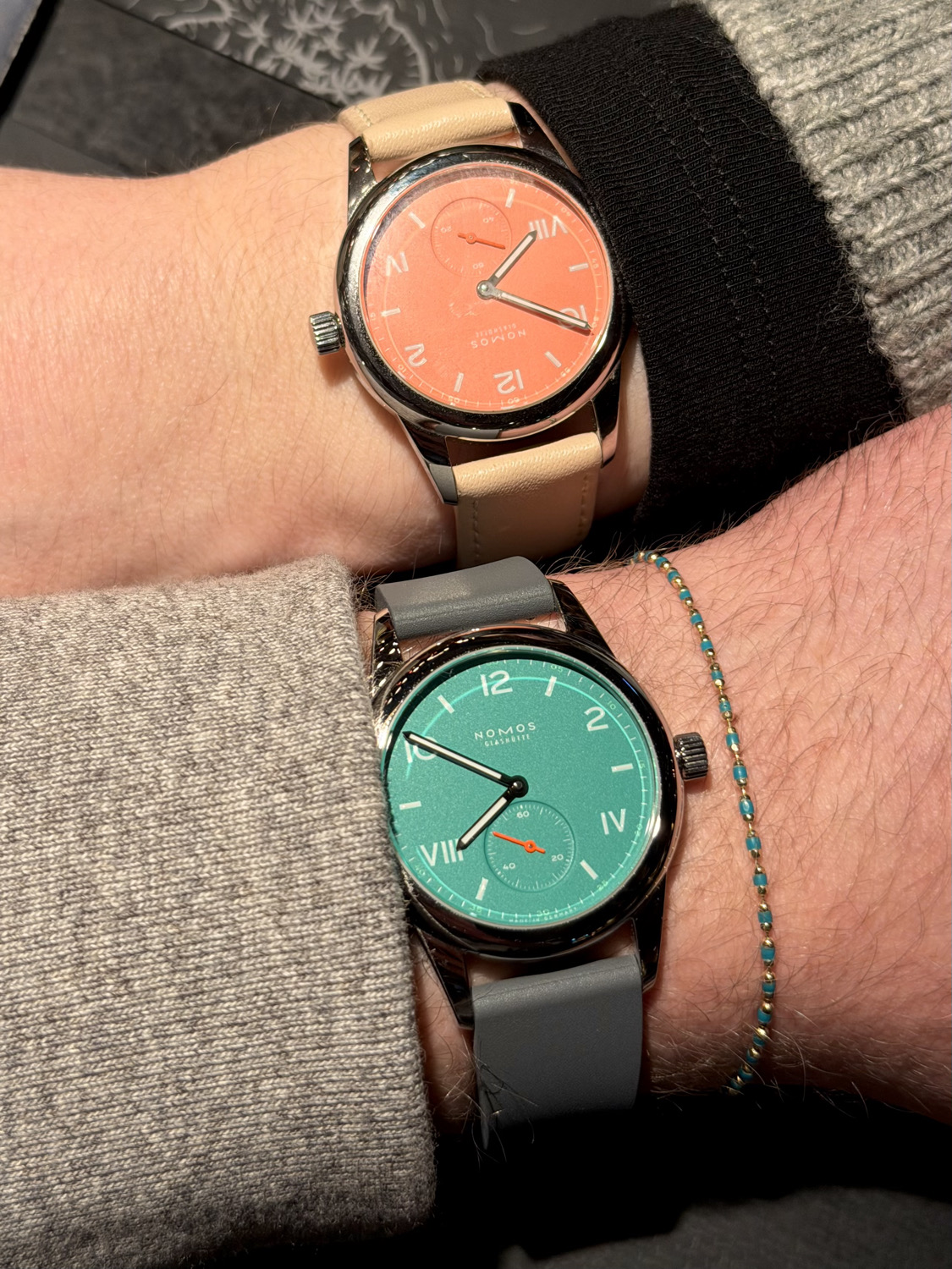 For Valentine’s Day our Wedding watches and some dessert 🧡💚