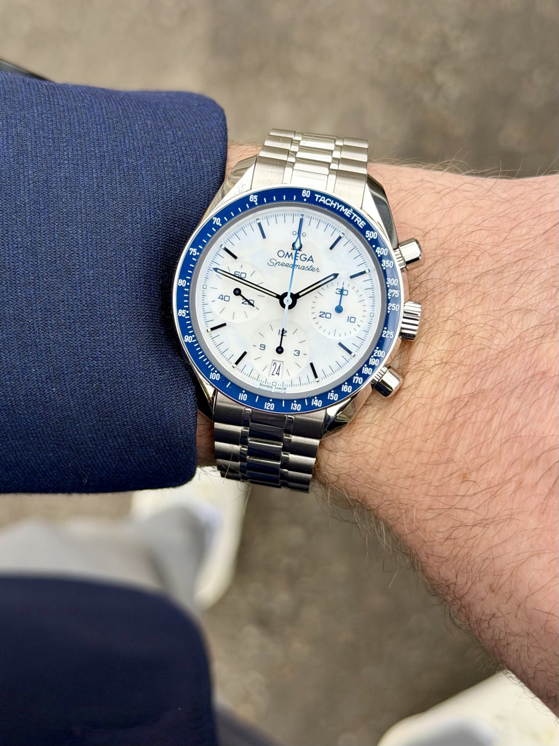 Visited an convention at noon and combined the Speedy with the blue jacket, I think the Speedy fits as tool watch as it is Speedy Tuesday ✌🏻