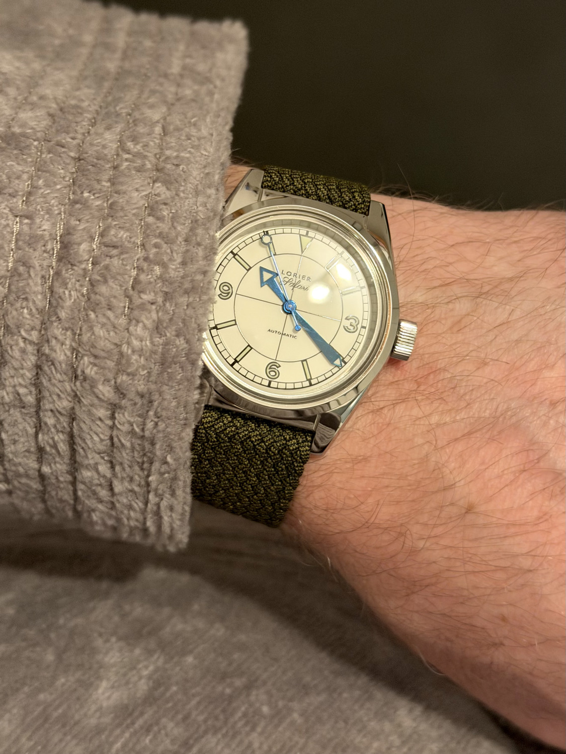 Prepared my watch for tomorrow, just a quick bathrobe wristshot π from the beautiful Lorier Safari Ivory π€