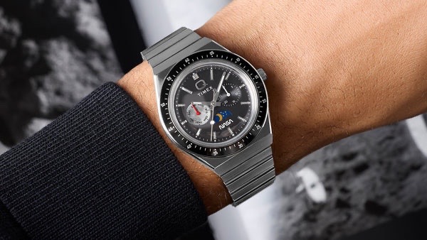 Q Timex NASA: Universe on Your Wrist! Explore This Iconic Watch — photo 2