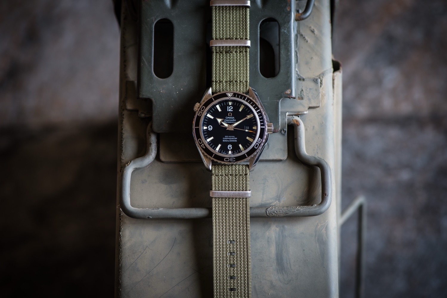 BluShark Ribbed Mako FN: Two-Piece Military Straps | VELOCE — photo 4
