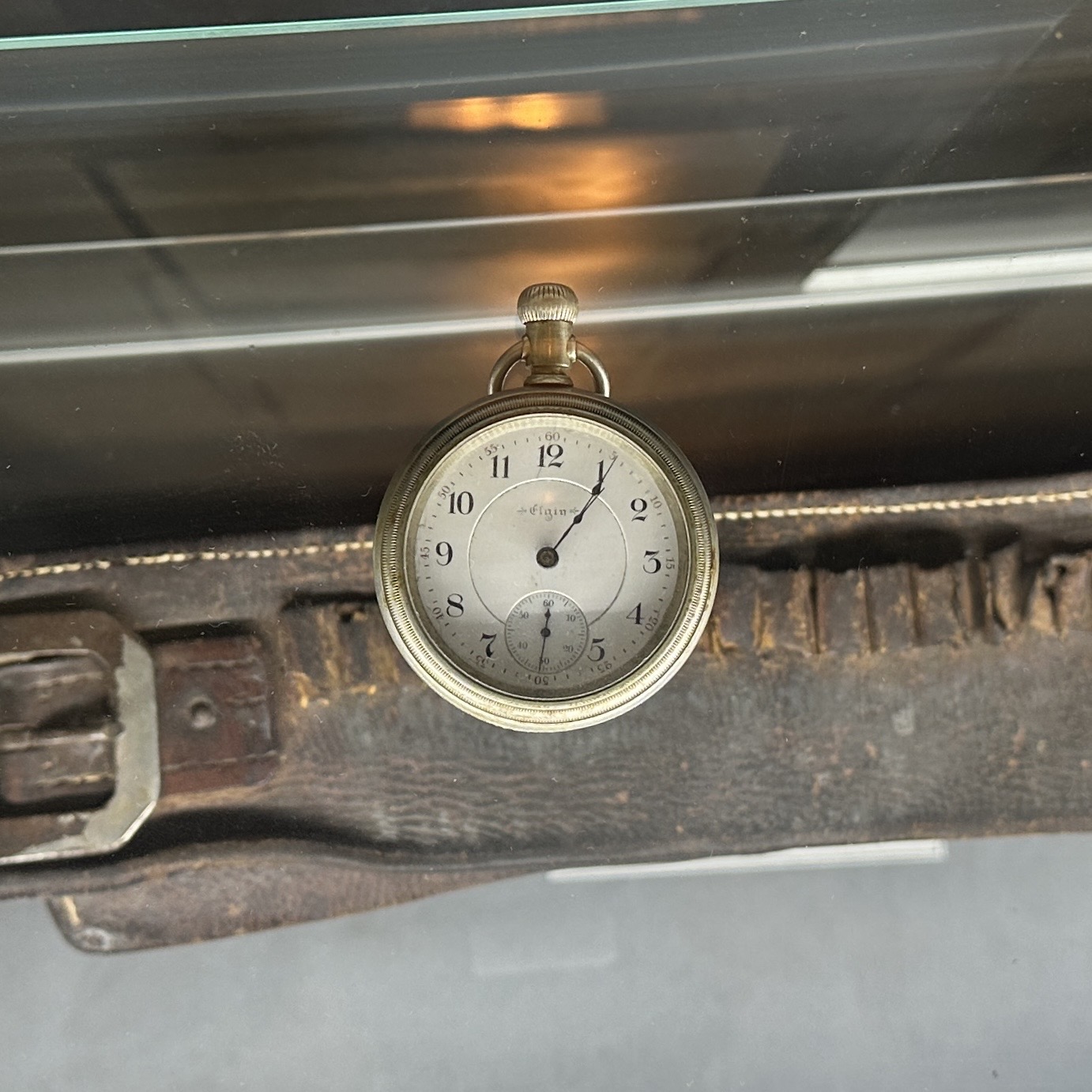 Vintage Arizona Ranger’s Elgin open-face pocket watch from Tombstone, Arizona. 🤠 Had to watch the movie last night before visiting. 