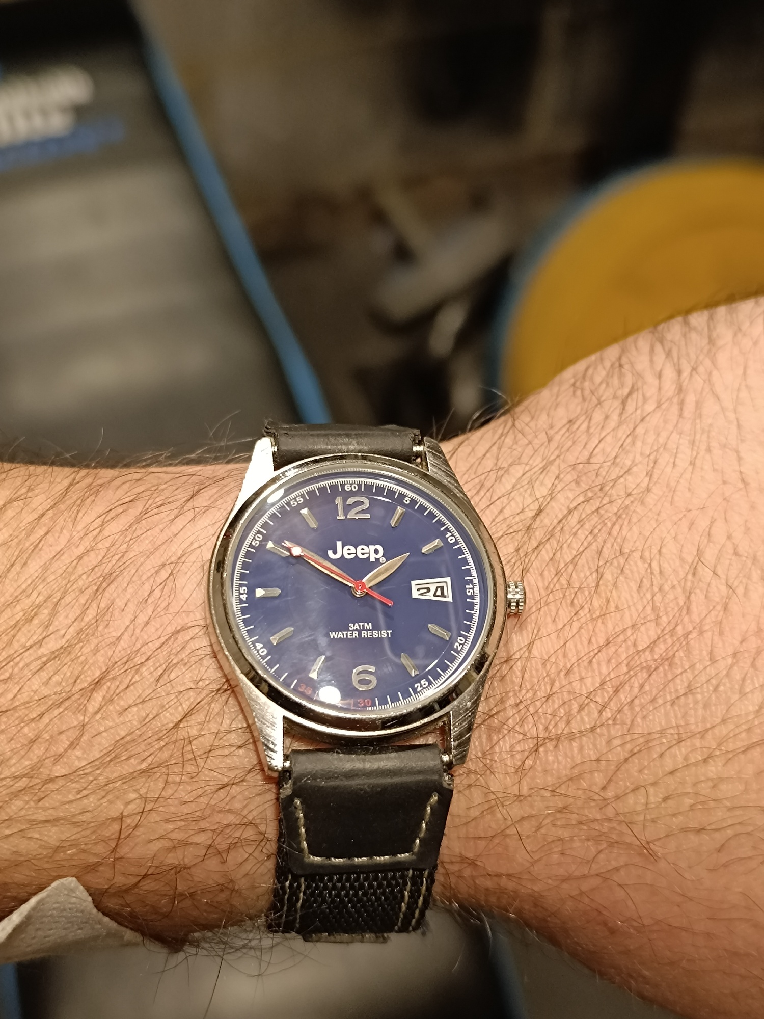 Today’s timepiece is the rugged Jeep Adventure Watch – a licensed piece from Chrysler LLC (2006) that combines off-road spirit with practical wristwear.
🔹 Specs (AI-generated details):
Brand: Jeep (licensed by Chrysler LLC)
Case: Stainless steel back
Dial: Blue with luminous indices & silver hands
Water Resistance: 3 ATM (30M – splash resistant)
Movement: Quartz with date complication
Strap: Black stitched leather with nylon texture (Not original strap)
Case size: ~38–40mm
Year: Mid-2000s licensed production
This Jeep watch reflects durability, function, and adventure – perfect for collectors who love unique, branded watches with character.
👉 If you’re into watch collecting, vintage finds, daily watch rotations, or unique branded timepieces, hit subscribe and join me on this journey!