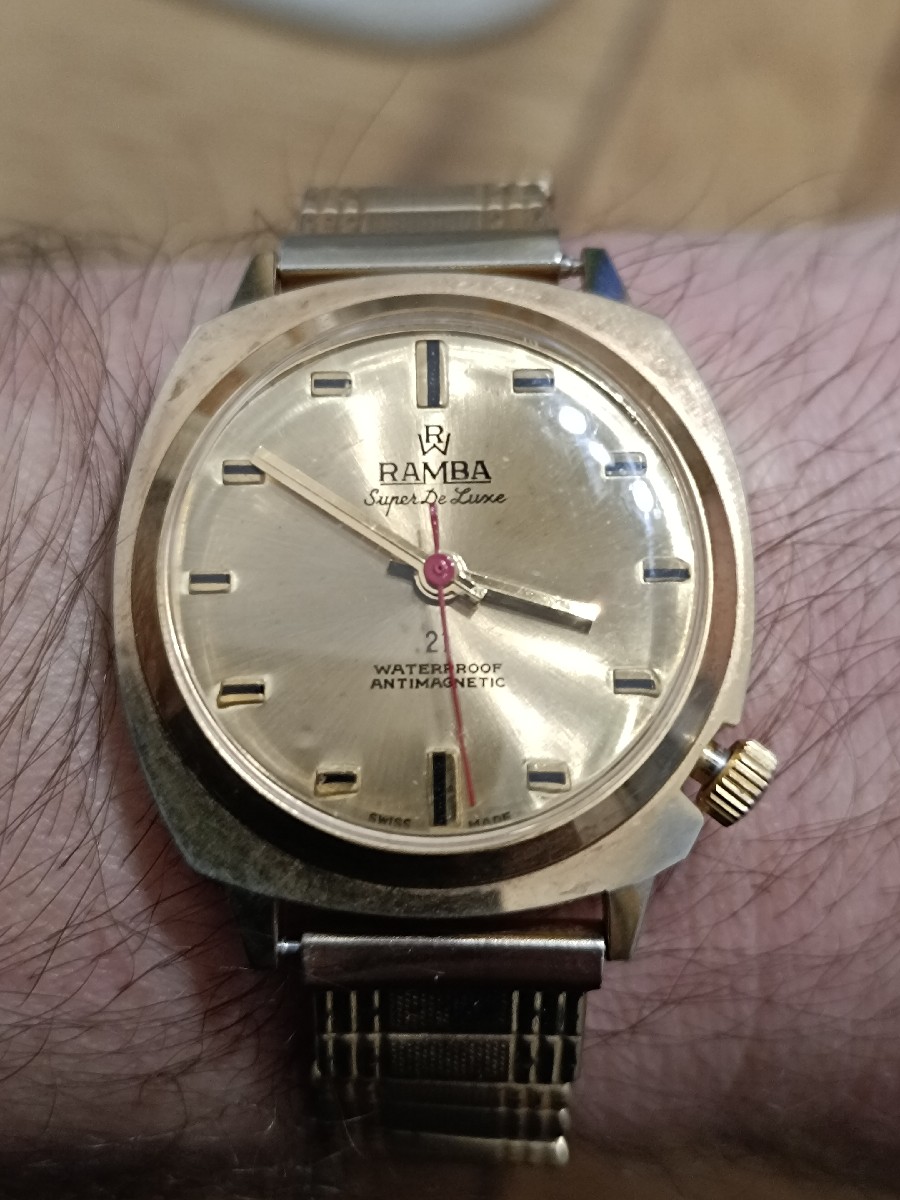 Ramba Watch - I love the shape of this thing. 