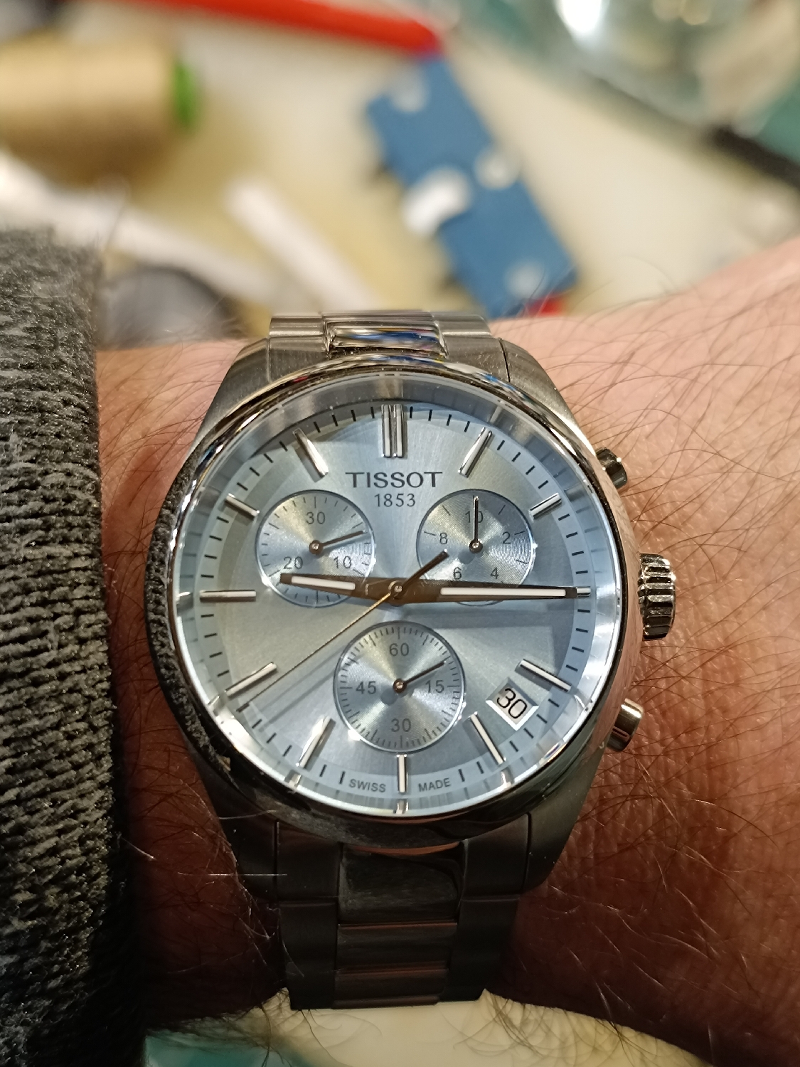 This beauty is not mine. I've just removed a link for my friend. I was in Watches of Switzerland with him to buy this watch. Not the colour that I would've chosen but it is a beautiful piece nevertheless.