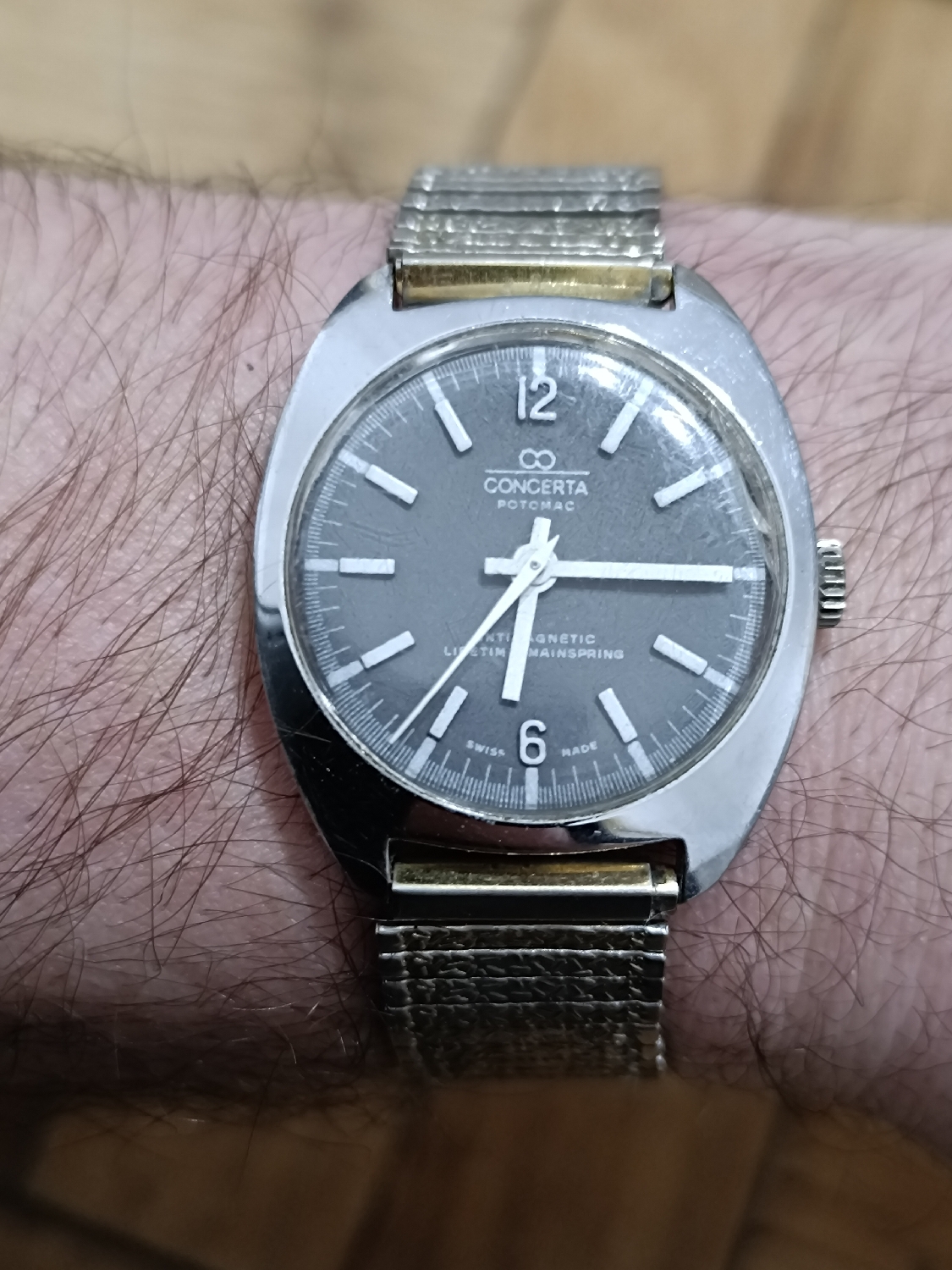 Concerta Potomac - Vintage Watch likely from the 60's, Swiss Made, grey dial, expansion bracelet, anti-magnetic and unbreakable main-spring