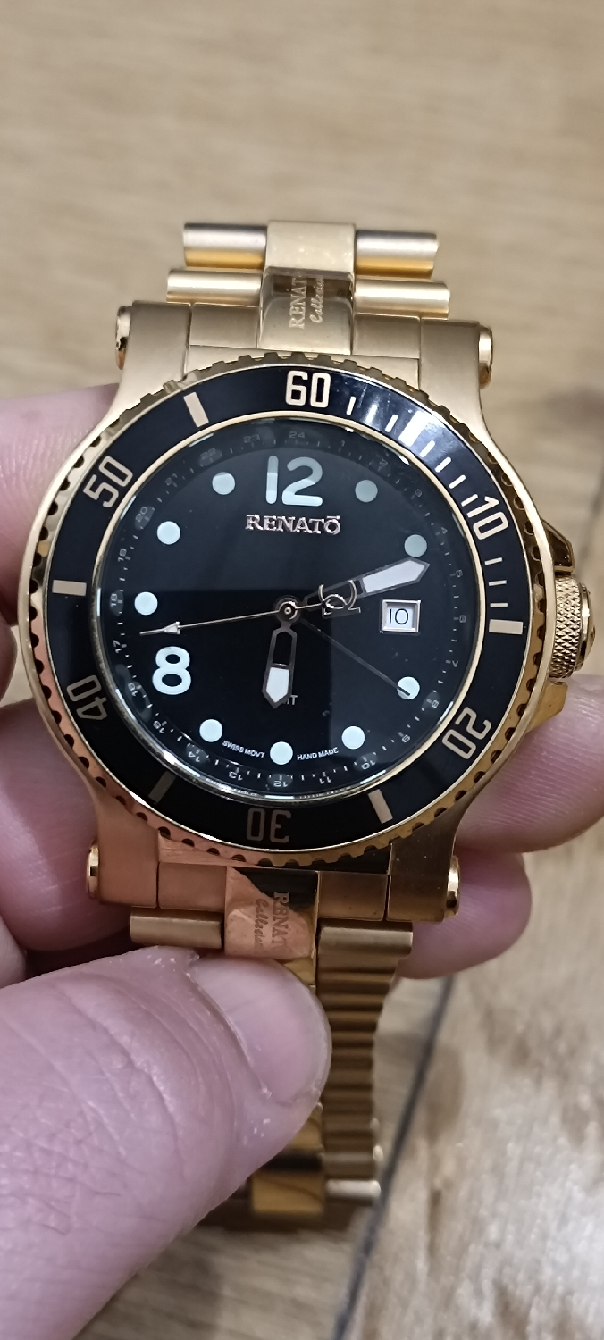 This is my bold, oversized and overweight Limited Edition Renato T Rex Diver wristwatch - 72 of 75 hand made and assembled. It's a diver 1000 meter water resistant with 24 hour dial and GMT hand with a rotating bezel. This watch weighs 330 grams! 