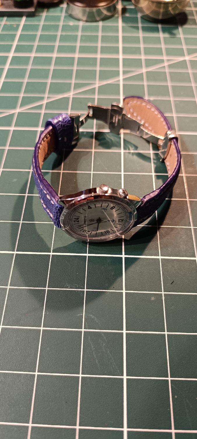 My new strap for a special watch! My distressed leather strap for my Raketa/Paketa, USSR Wristwatch 