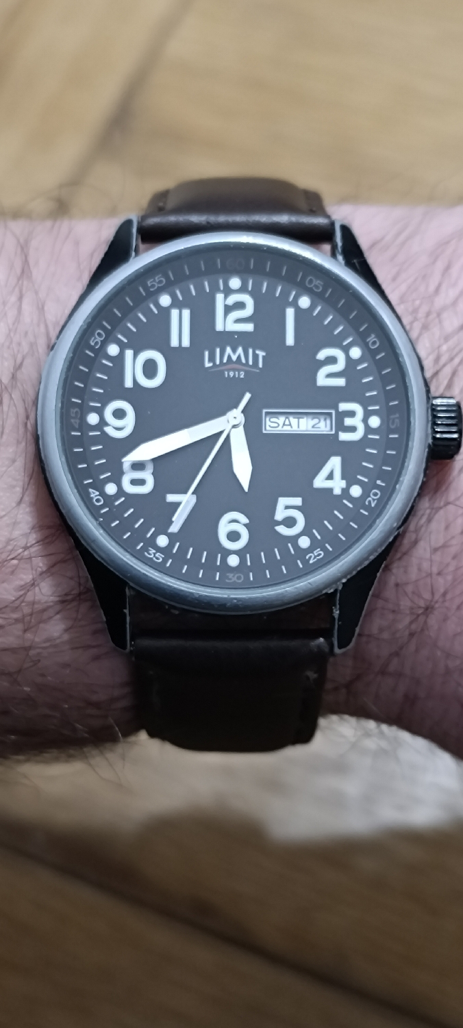 Limit Pilot 5492 watch - This wristwatch is very affordable and precise. It was highly commended in 2015 as Quartz Watch of the Year by WatchPro. 
Nowadays, In the watch world is considered a cheap quartz but I don't really care what others think. It's extremely reliable, affordable and precise. 