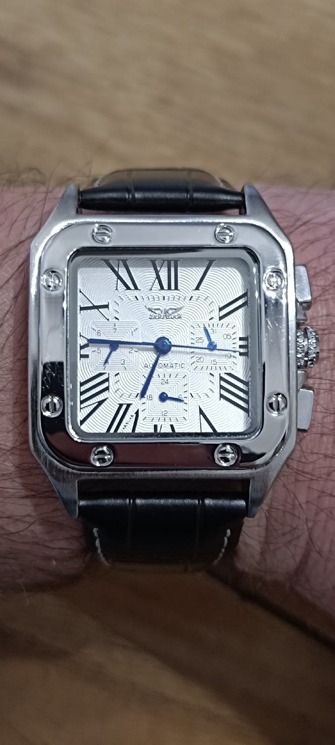 Morning
I don't usually wear homages but I'll open an exception. Cartier Santos 100 Homage
A homage or a copy??