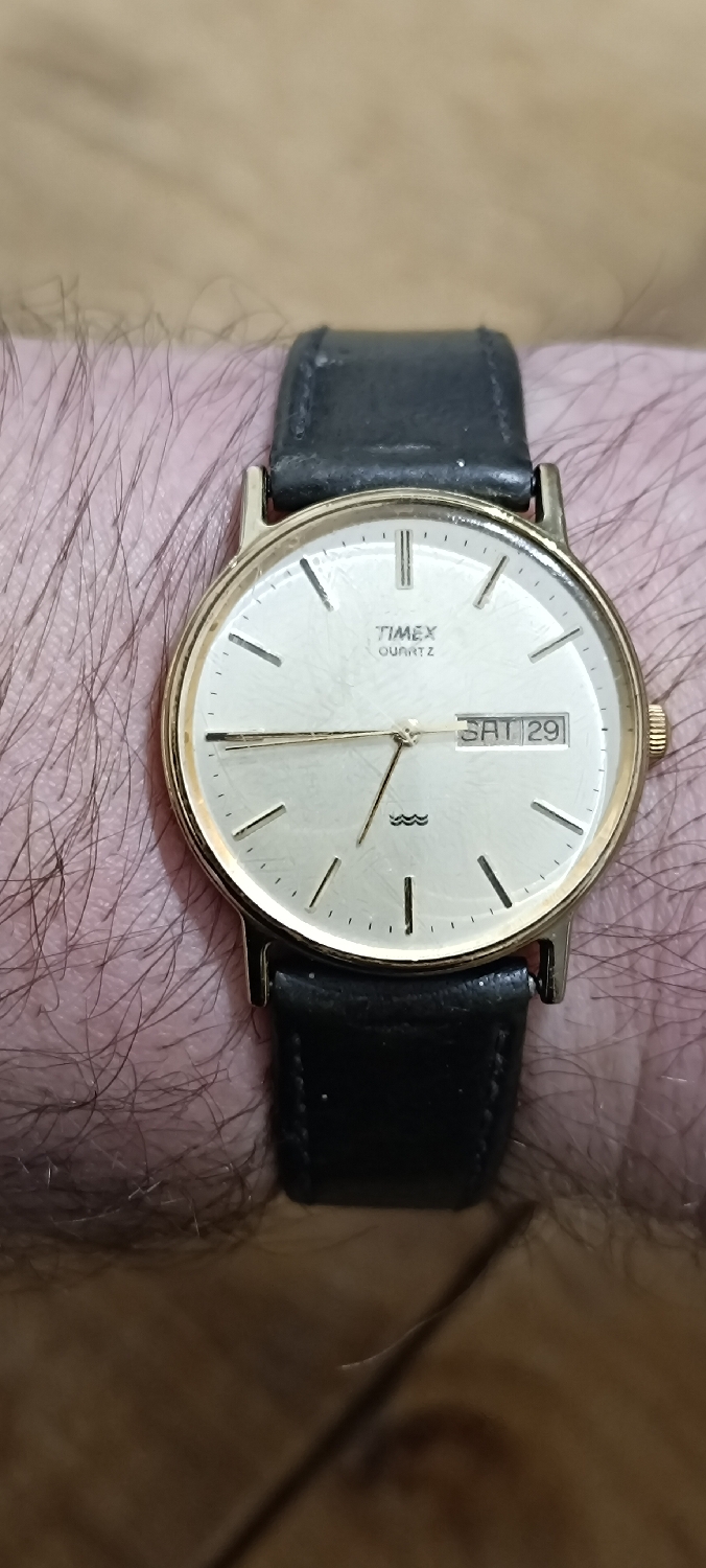 Morning 
Another vintage Timex. I'm not entirely sure about the model of this piece so for now it's unknown until I figure it out. 