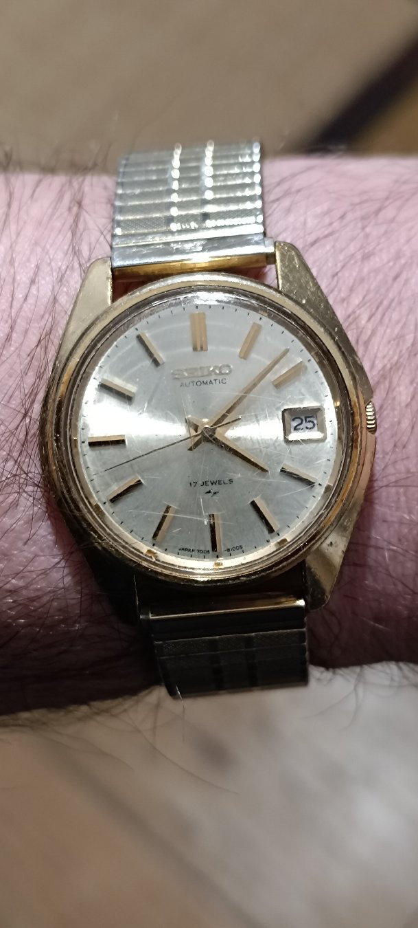 Morning 
I'm rolling with my vintage Seiko today.