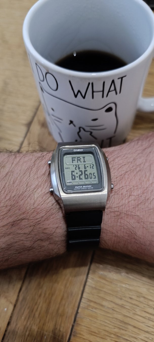 The £36 Titanium Casio Grail | Birthday Haul Part 1 just landed early 👀
1997 Casio DB-100T Titanium Data Bank.
Paid £36 on eBay. Market value 3-5x that.
No LCD bleed, AUTO LIGHT works, titanium case is crisp.
Not on the original Ti bracelet yet, but the case is the grail part.
More watches arriving for my birthday... this is just Part 1.
Drop a comment: What’s Part 2 gonna be? 👇
@arbalexwatches
At ARB we praise the watch not the logo.
#arbalexwatches #Casio #DB100T #DataBank #TitaniumWatch