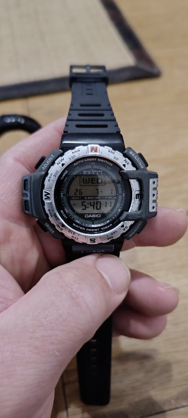 Morning everyone
Digging into a 1996 classic. This Casio Pro Trek PRT-40 (Module 1471) is the ultimate vintage Triple Sensor outdoor beast. Made in Japan and built like an absolute tank. Is this the best 90s digital watch ever made? Let me know in the comments!