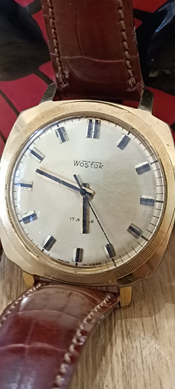 Morning Y'all
A stunning blast from the past on @arbalexwatches! Today we are taking a look at a vintage 1970s Wostok (Vostok) mechanical watch. Manufactured in the USSR specifically for export, this 17-jewel beauty features a gorgeous cushion case and a classic champagne dial. No batteries, pure mechanical history.
What do you think of this Soviet classic? Drop a comment below!
#arbalexwatches #vostok #vostokwatch #sovietwatch #vintagewatches
