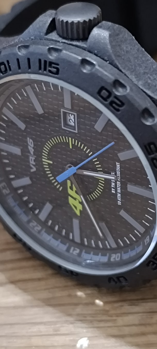 Is a £40 motorsport watch actually worth adding to your wrist rotation? Today we’re taking a close-up look at the TW Steel VR46 Special Edition (Ref. VR8) — built in collaboration with Yamaha Factory Racing and MotoGP legend Valentino Rossi!
Featuring 100M water resistance, a textured carbon dial, and a reliable Miyota quartz movement, this grab-and-go sports watch packs a lot of personality for under fifty quid.
What do you think of this piece? Hit or miss? Let me know in the comments!
#watches #watchcollecting #TWSteel #VR46 #ValentinoRossi #MotoGP #watchtok #affordablewatches #horology