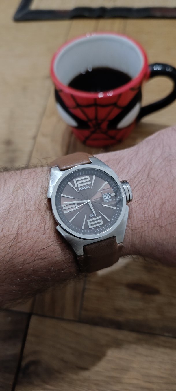 Looking past the mainstream hype today with a closer look at the Pulsar VX42-X149. As part of the Seiko Watch Corporation family, Pulsar often gets overlooked—but this hidden gem packs serious industrial character.
Featuring an aggressive angular case design, a bold textured grey dial with oversized 12 and 6 numerals, a heavy-duty crown guard, and 100M water resistance, it’s a rugged quartz daily driver with a ton of personality.
What’s your take on Pulsar’s design language? Drop a comment below!
If you enjoy honest, hands-on watch content without the hype, hit Subscribe and turn on notifications!
At ARB we praise the watch not the he logo!
#PulsarWatches #Seiko #WatchCollecting #AffordableWatches #WristCheck #QuartzWatch #WatchReview #arbalexwatches