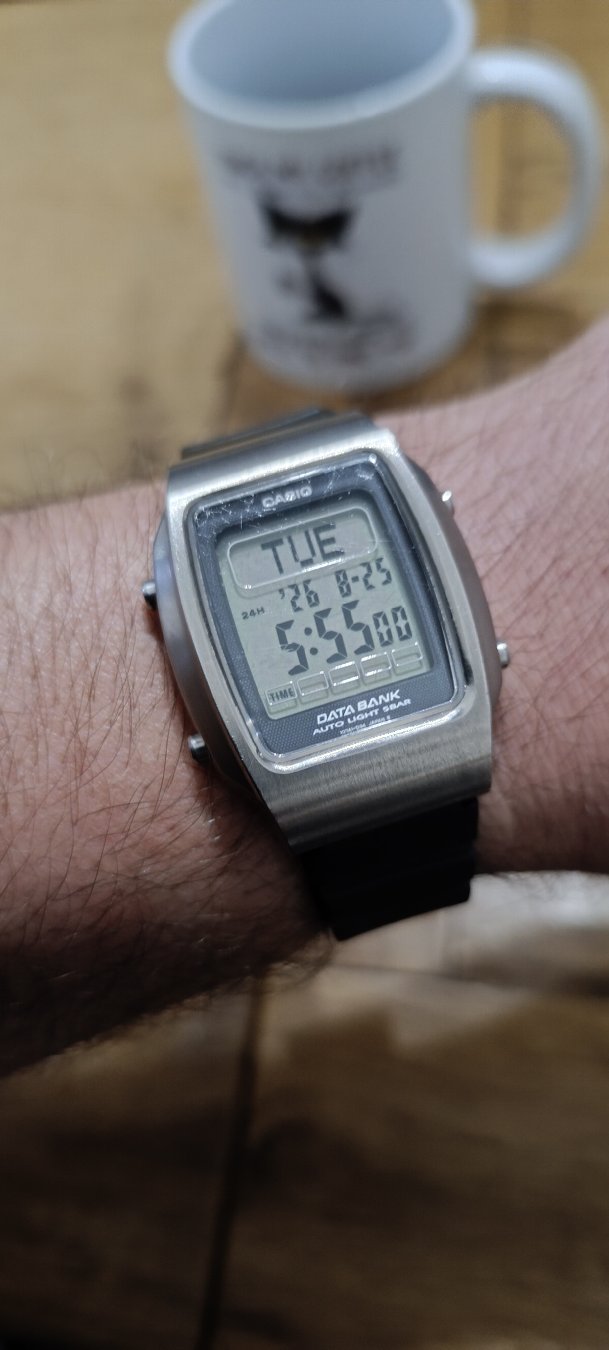 Morning everyone
Today we’re taking a close look at a rare slice of 90s digital horology—the Casio Data Bank DB-100T.
While most classic Data Banks feature resin or chrome-plated cases, this reference stands out with its lightweight full titanium construction, 5 BAR water resistance, and the feature-packed Module 1641 with wrist-tilt Auto-EL lighting.
Don't forget to like, subscribe, and hit the notification bell for more vintage watch reviews, teardowns, and restorations!
#Casio #VintageCasio #CasioDataBank #DB100T #WatchCollecting #DigitalWatch #RetroWatch #Horology #Module1641