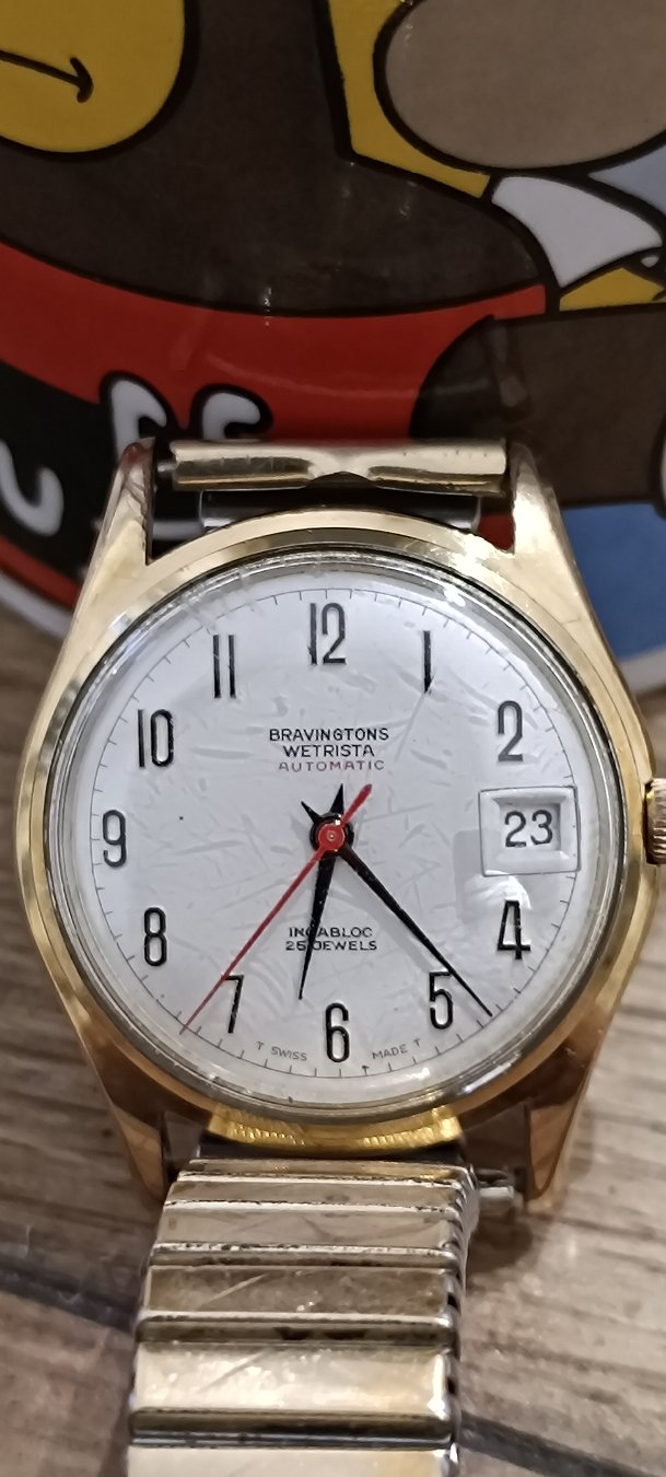 Morning everyone 
Today, we’re taking a close look at a fantastic piece of British retail horology—a vintage Bravingtons Wetrista Automatic!
​Hailing from the heart of mid-century London (with shops in King’s Cross and Ludgate Hill), Bravingtons sourced quality Swiss movements to create robust timepieces under their own name. This particular model features a 25-jewel automatic movement with Incabloc shock protection, bold Arabic numerals, a date window, and a striking red central seconds hand—all paired with a period-correct Fixo-Flex expansion bracelet.
​If you enjoy vintage watch reviews, mechanical movement breakdowns, and horological history, don't forget to like, comment, and subscribe to the channel!
​
#VintageWatch #Bravingtons #WatchCollecting #SwissMovement #Horology #WatchReview #
