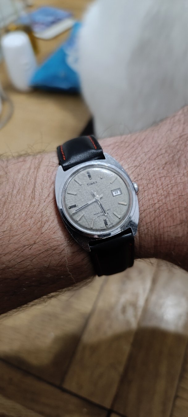 Morning everyone
Today, we take a close look at a fantastic piece of 1970s horological history: the 1975 Timex Viscount Automatic.
Featuring a striking vertically brushed silver linen dial, classic cushion-style chrome case, and a self-winding mechanical movement, this watch encapsulates mid-seventies design.
Drop a comment below and let me know what you think of 70s cushion cases!
Subscribe to @arbalexwatches for more watch reviews, vintage spotlights, and watch collector content.
#Timex #VintageTimex #ArbalexWatches #WatchCollecting #VintageWatches #TimexViscount #AutomaticWatch #WristWatch #Horology #70sStyle