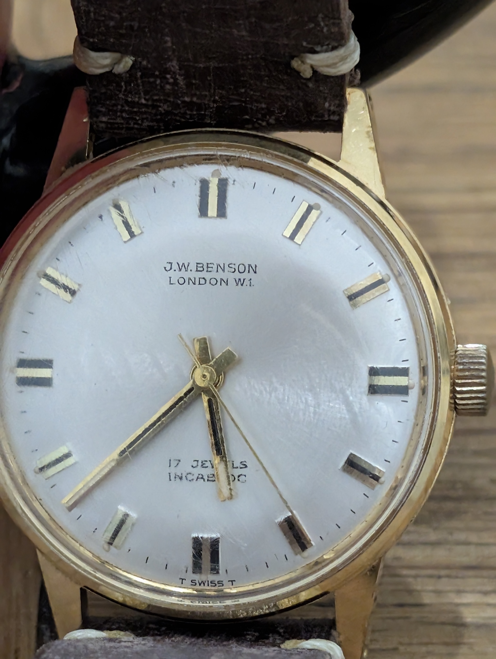 Morning everyone,
A closer look at a vintage J.W. Benson London W.1. manual-wind dress watch from the late 1960s. Once official watchmakers to the British Royal Family, J.W. Benson produced incredible horological history before closing its doors in the 1970s.
Today, we explore the history of the legendary London brand, examine the Swiss-made 17-jewel Incabloc movement inside, and see how this classic gold-plated case looks paired with a custom stitched leather strap.
If you enjoyed, don't forget to like, comment, and subscribe to @arbalexwatches for more watch reviews, restoration context, and horological history!
#JWBenson #VintageWatch #WatchCollector #ArbalexWatches #SwissMovement #Horology #DressWatch #WatchesOfInstagram