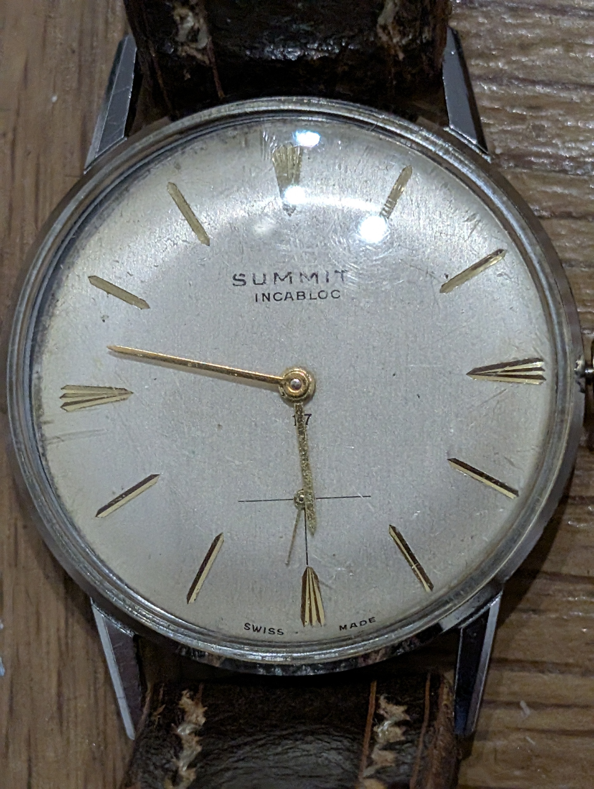 Morning everyone
Taking a close look at a hidden gem from the golden era of Swiss watchmaking: a 1960s Summit Incabloc. While Summit didn't survive the Quartz Crisis of the late 1970s, this 17-jewel manual-wind piece features a classic sunburst dial, crosshair small-seconds subdial, and honest mid-century character.
What's your favorite forgotten vintage brand? Let me know in the comments!
Don't forget to like, subscribe, and follow for more authentic horology and vintage watch reviews!
#VintageWatch #WatchCollector #Horology #SwissMade #SummitWatch #MechanicalWatch #WatchReview #VintageHorology #WatchesOfInstagram #MicrobrandWatch