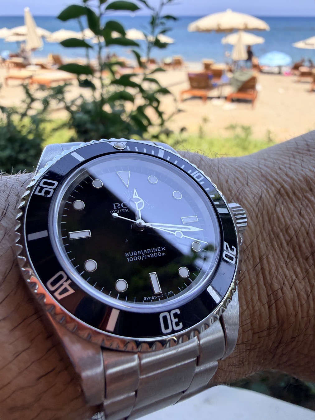 Beach days with my 1996 Submariner 14060. Thirty years young 🖤