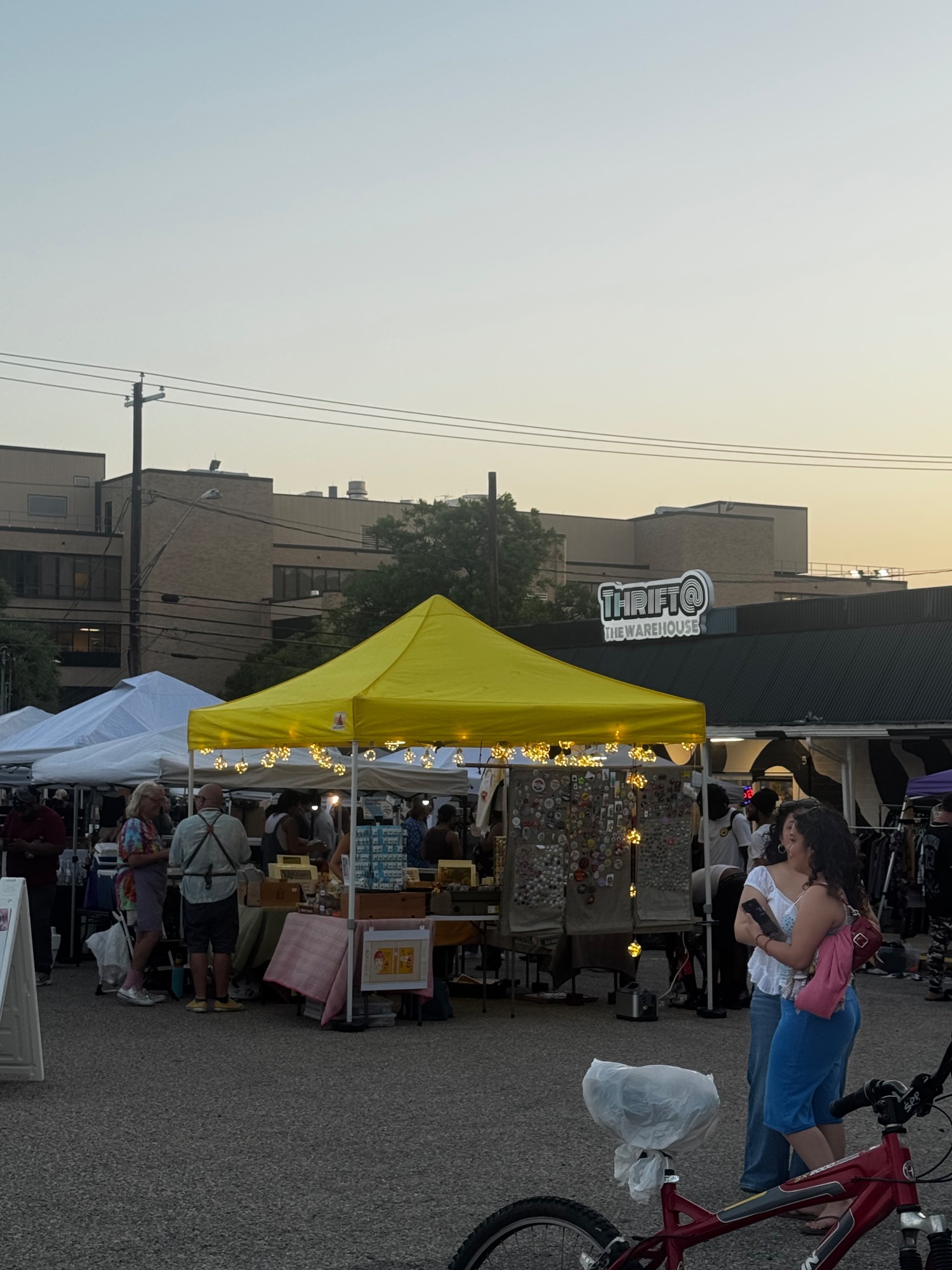 Class of Y2K Night Market  photo