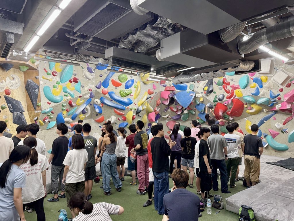 Shibuya climbing gym 
