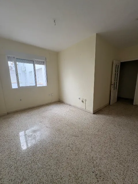 PISO EN C/ EMPEDRADA — foto 3