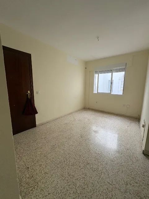 PISO EN C/ EMPEDRADA — foto 4