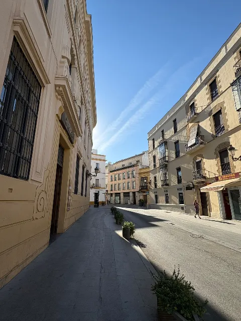 EDIFICIO EN PLENO CENTRO DE JEREZ — foto 2