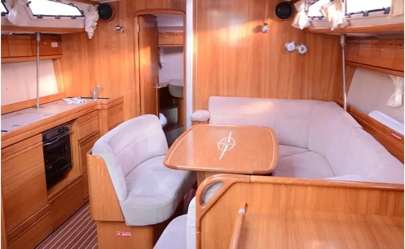 boat-hire-on-lorelei-saloon_2