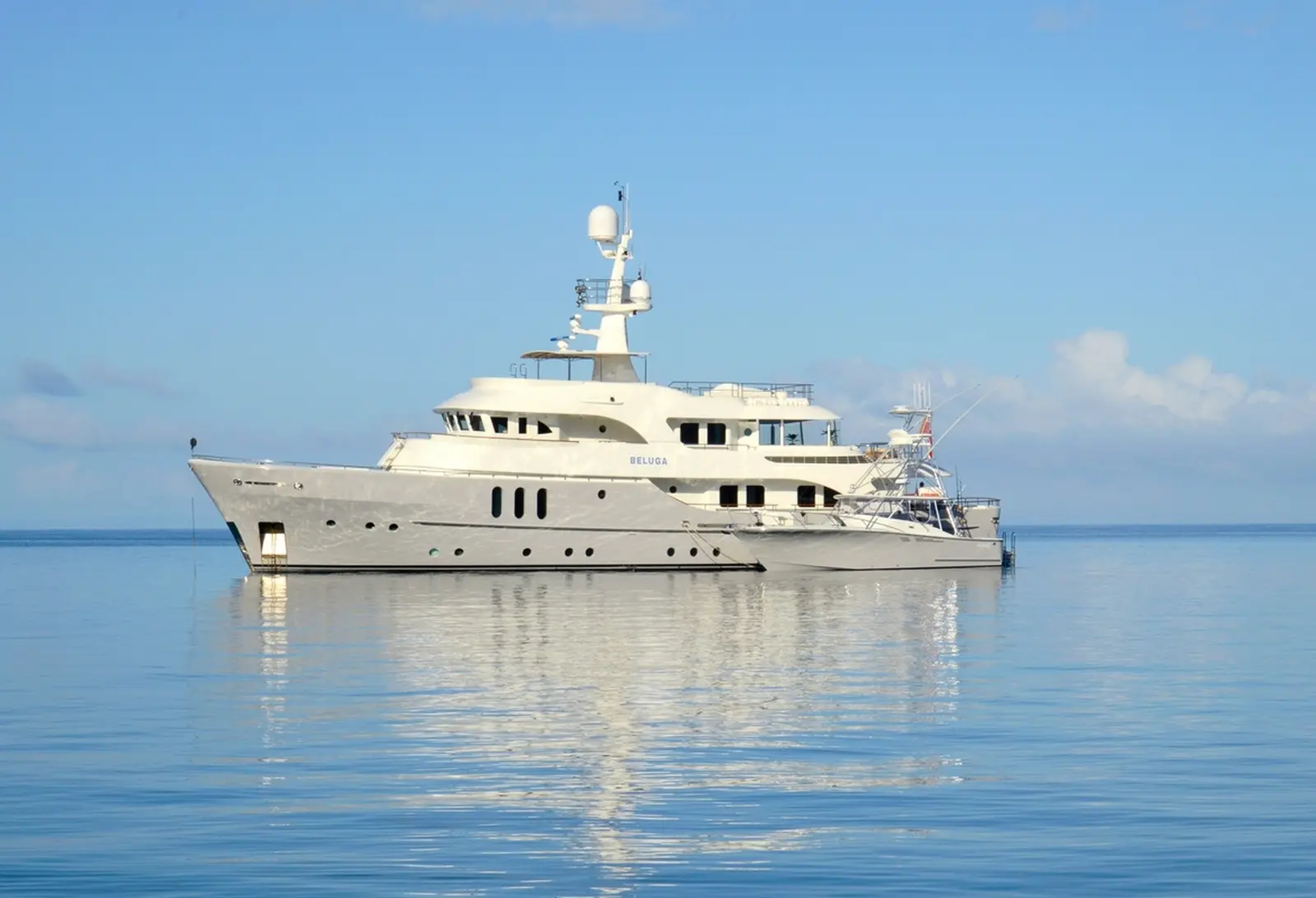 luxury-charter-yacht-beluga-with-minke
