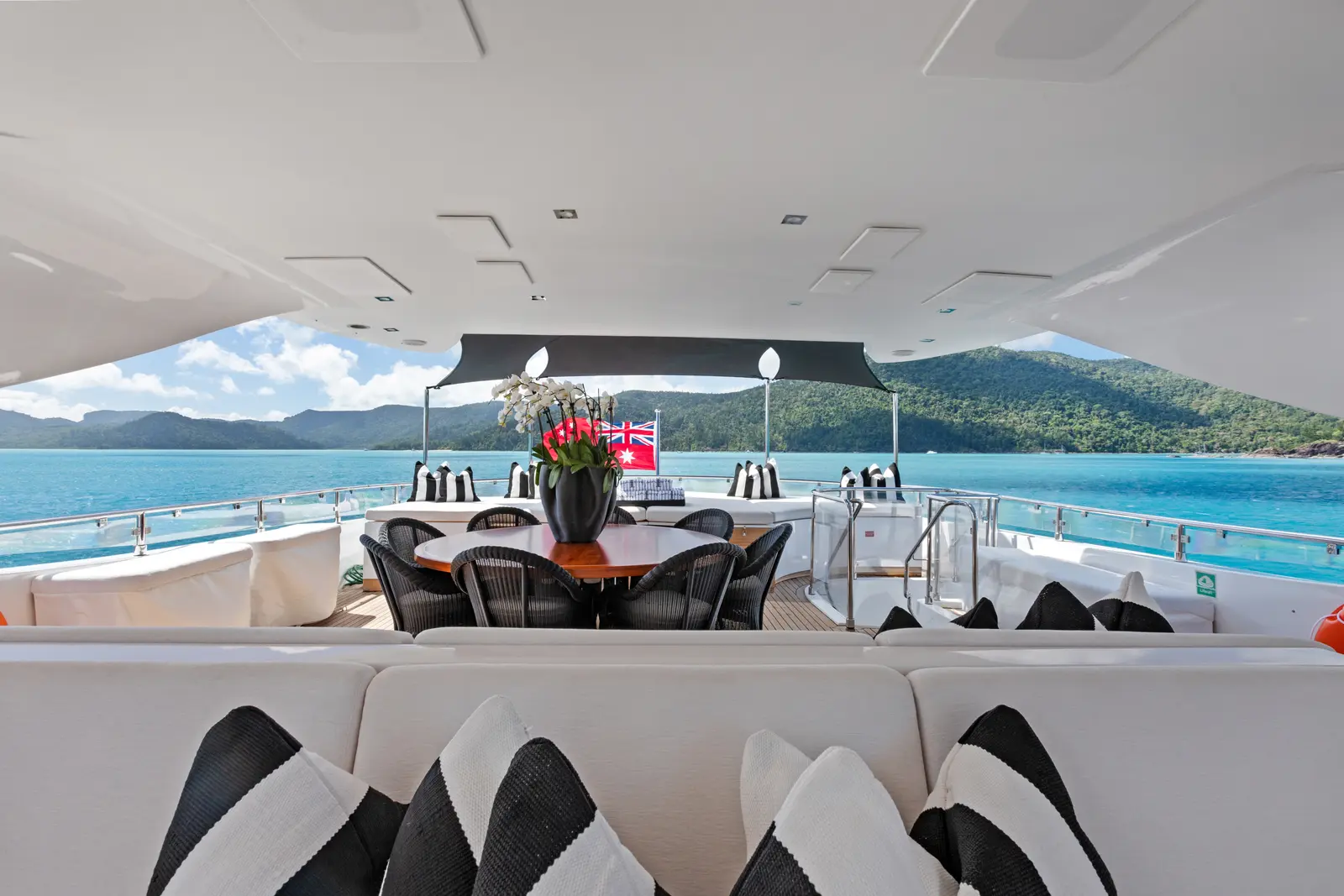 Impulsive_Superyacht_Exterior_High_Res16